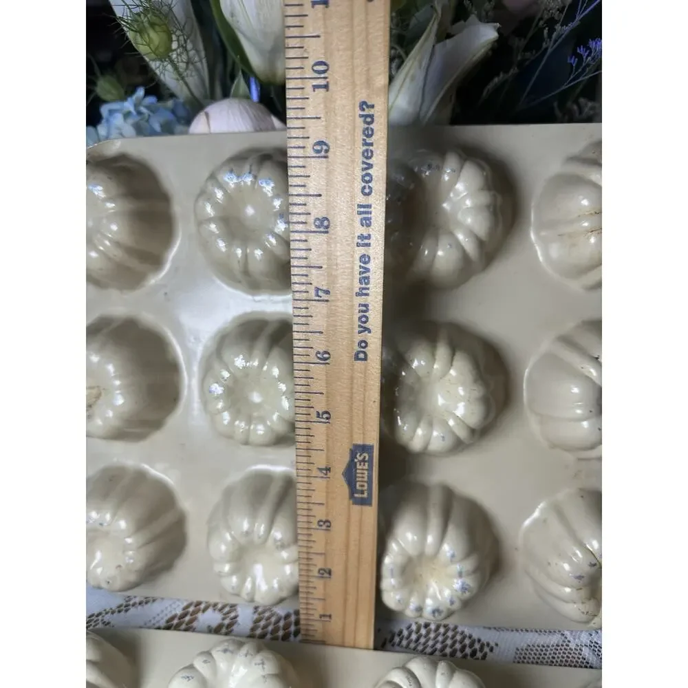 Set Of 2 Vintage Aluminum 12 Muffin Mini Bundt Tin Pan Baking 12” X 9.5”